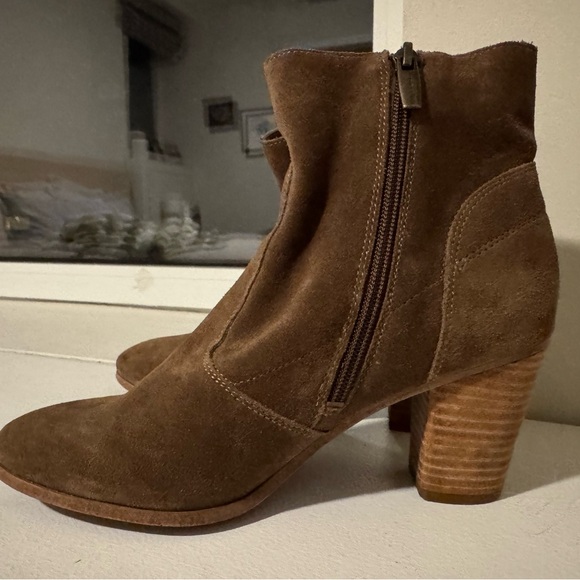 Vince Camuto Boots - Picture 2 of 3